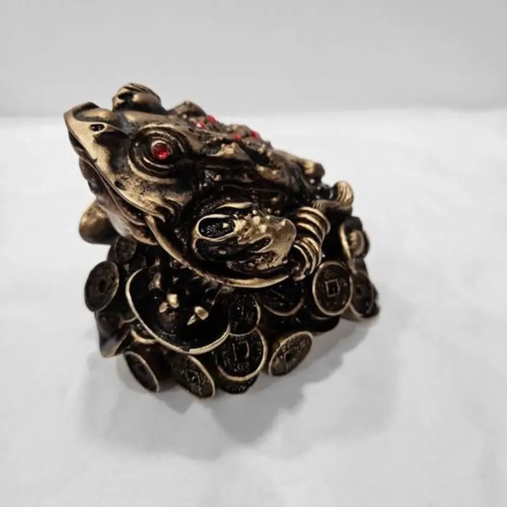 Feng Shui Money Frog Statue